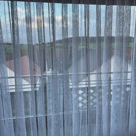 Δωμάτια σε οικογενειακή κατοικία Doppelzimmer Nr. 1 Freiensteinau